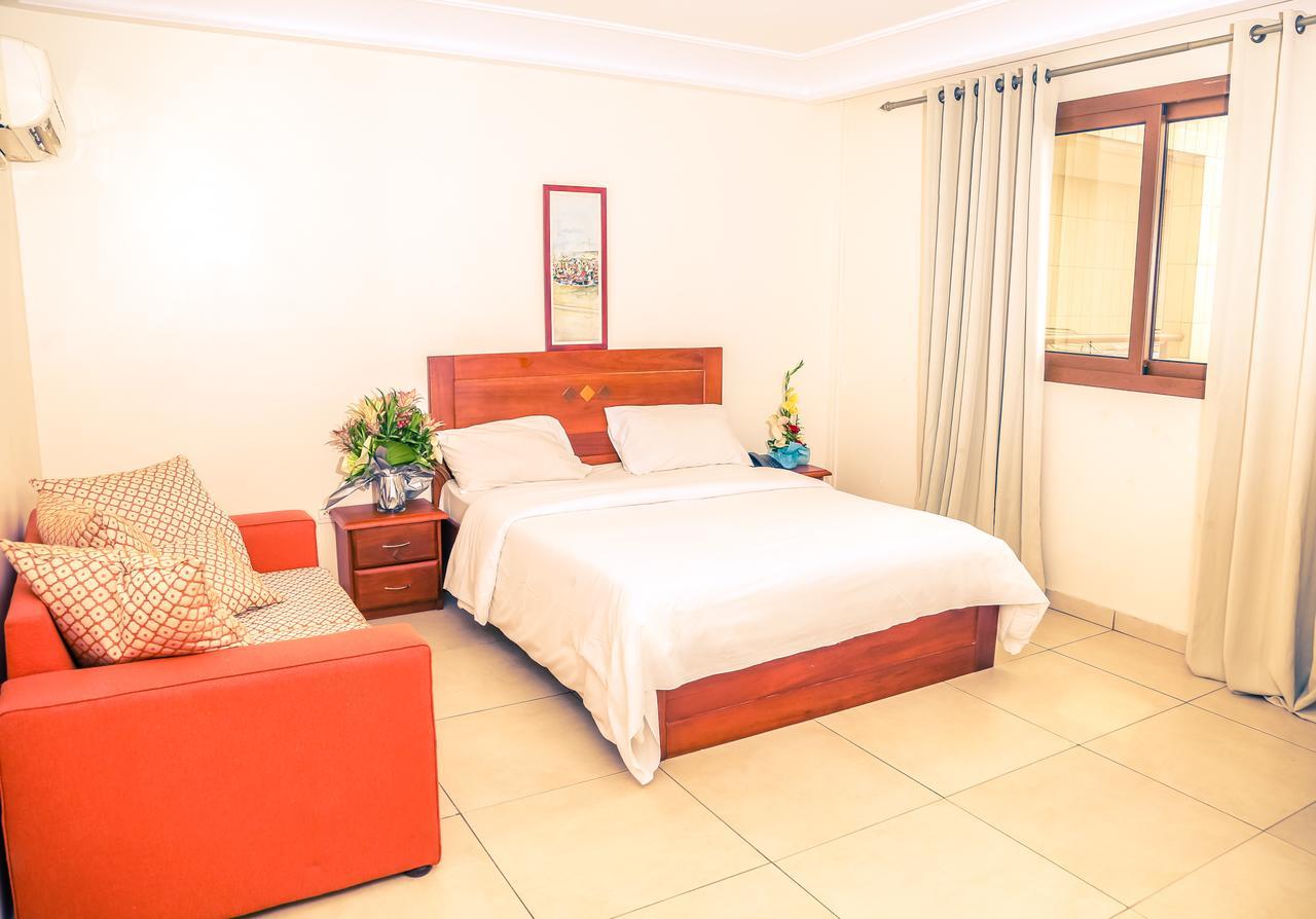 Manhantan Living Bonaberi Ngoại thất bức ảnh
