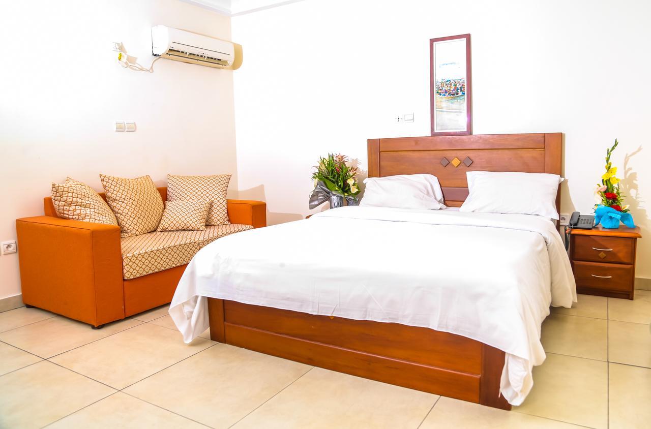 Manhantan Living Bonaberi Ngoại thất bức ảnh